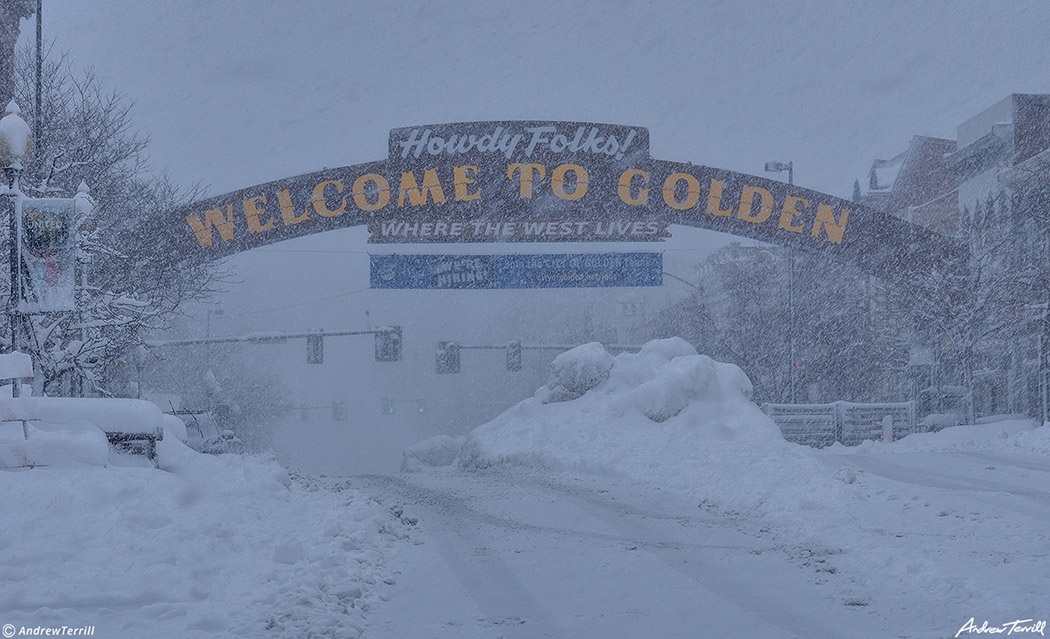 downtown golden welcome arch during march snowstorm 2021