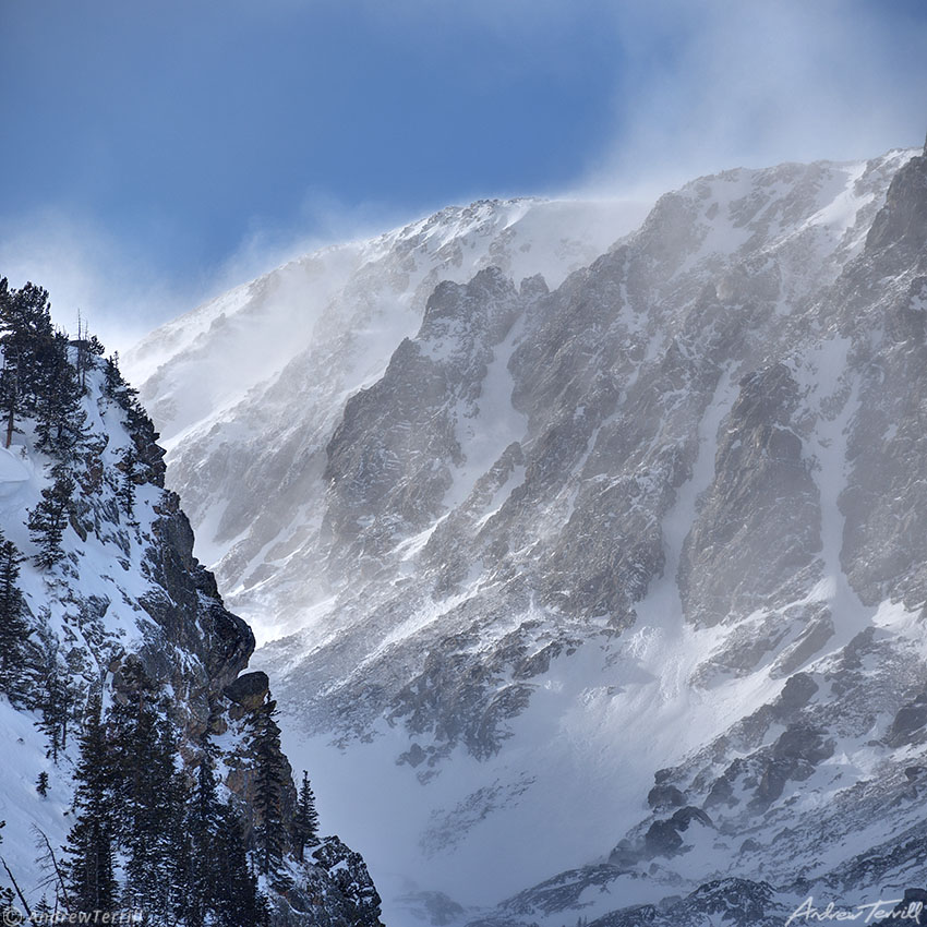 strong winds and spindrift in colorado rocky mountains