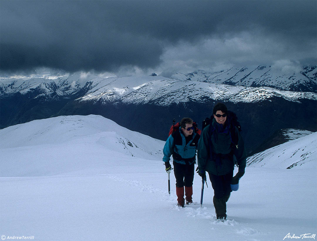 aurlandsfjord hiking norway