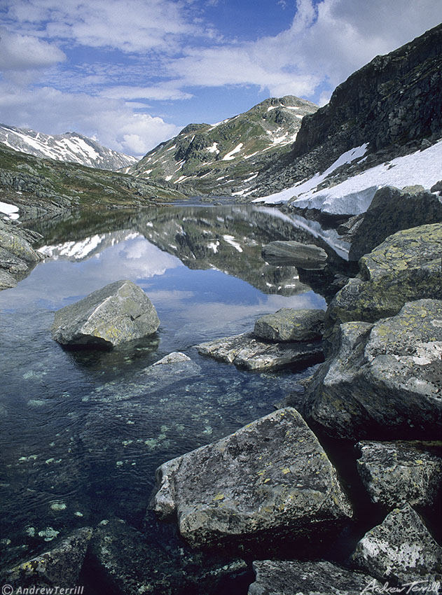 naustadalen wild valley trollheimen norway