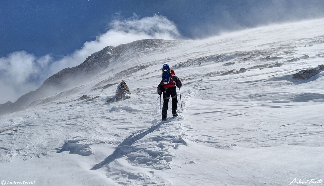 009 mountaineer climbing mount bierstadt colorado in winter weather