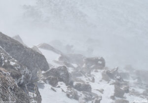 025 mountaineers in fierce winds and spindrift on mount bierstadt colorado winter