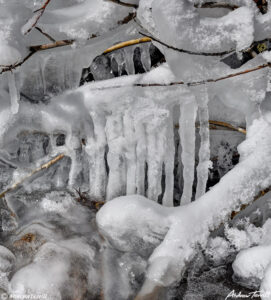 ice chicago creek valley 10 November 2023