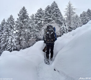 hiking winter colorado foothills