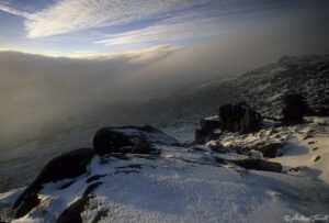 kinder scout winter fog