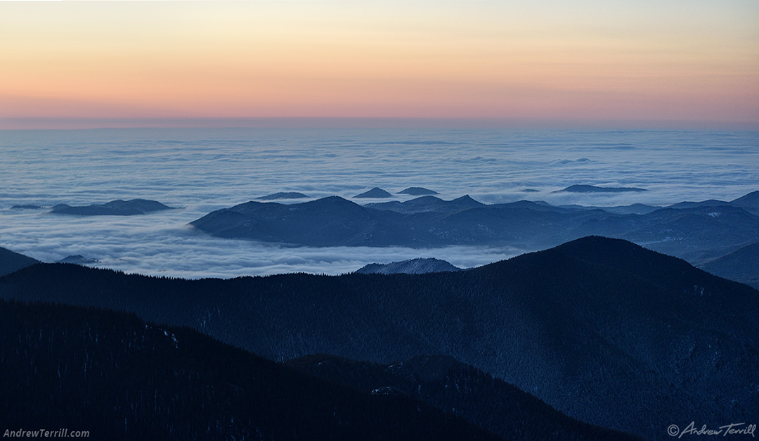 predawn sunrise color above the clouds - 21 april 2024