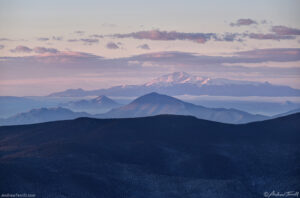 sunrise pikes peak above the clouds colorado - 21 april 2024